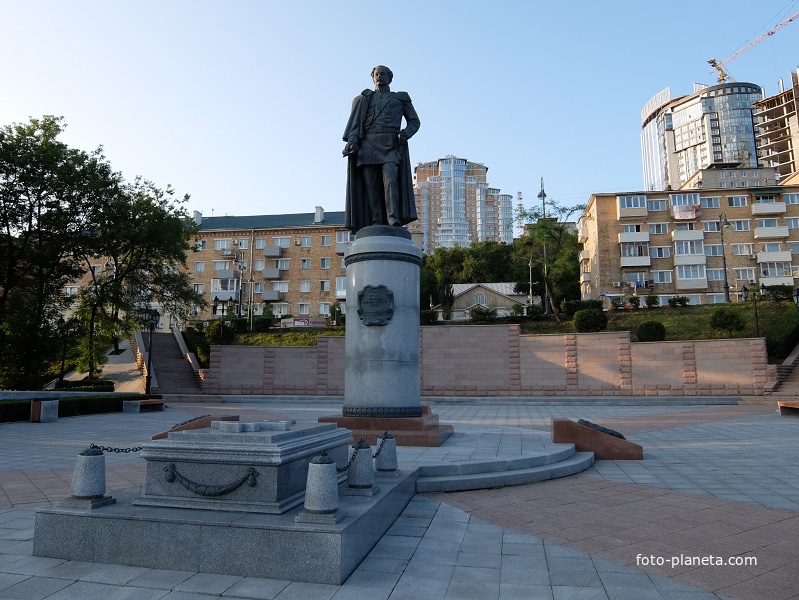 Памятник генерал-губернатору Восточной Сибири Владивостоку Муравьёва-Амурского