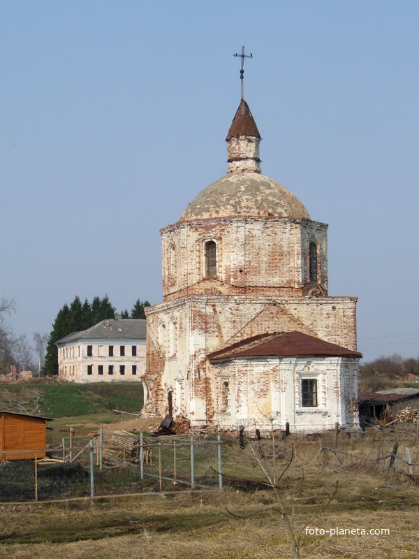 Ровное, Спасская церковь