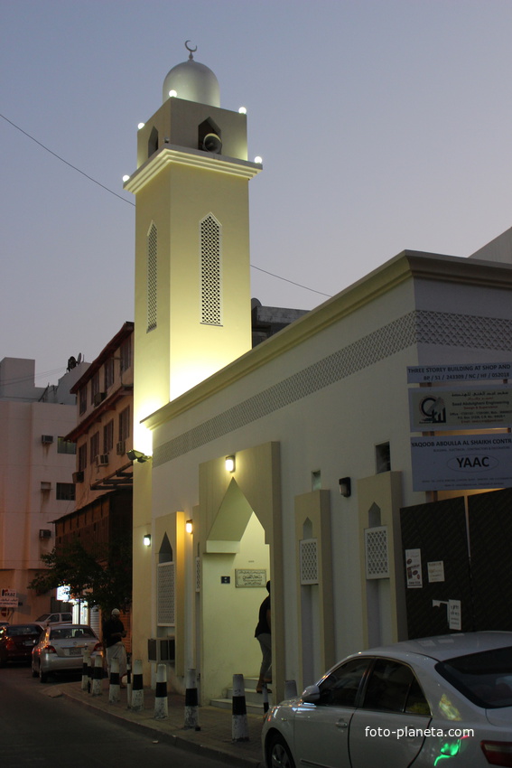 Манама. Мечеть на Шейх Иса Авеню.