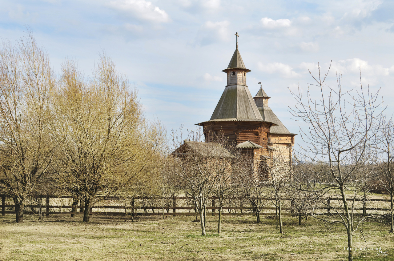 Башня Николо-Корельского монастыря и башня Сумского острога (Моховая)