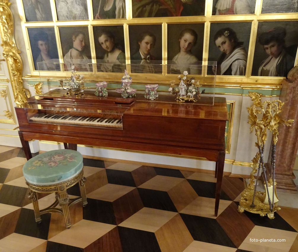 Большой Петергофский дворец