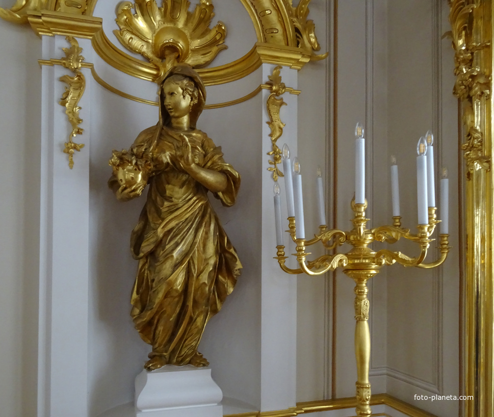 Большой Петергофский дворец