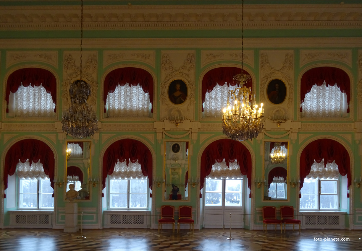 Большой Петергофский дворец