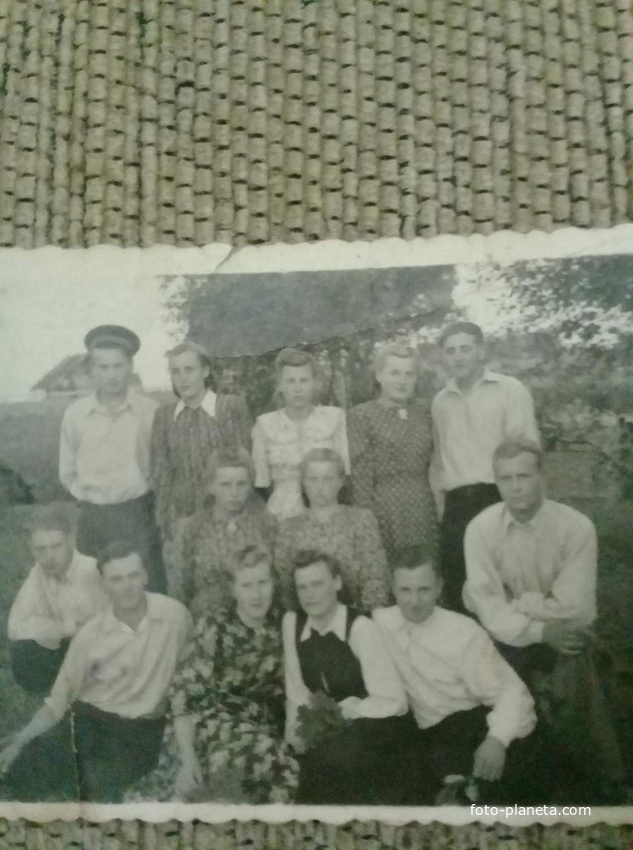 Редкая фотография! Молодежь деревни Микулино. 1950 год.