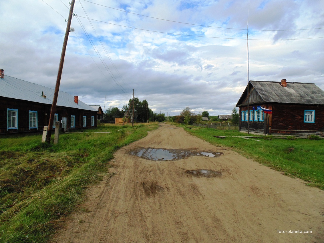 Здание территориального управления и клуб