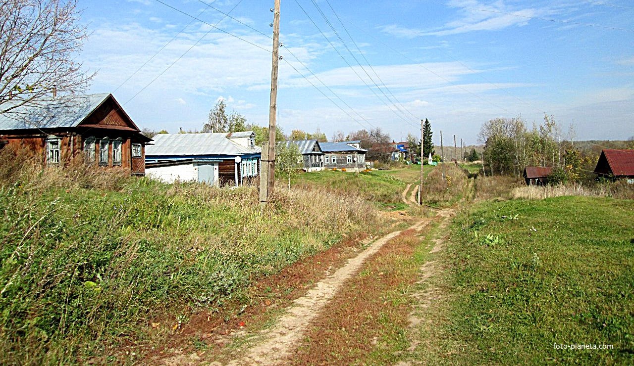 Улица деревни Высоково.