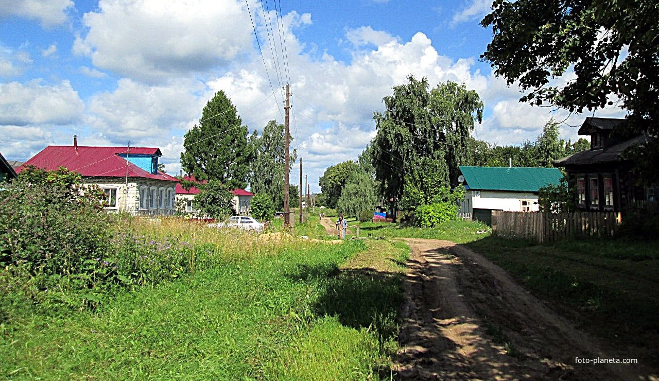 Улица деревни Кошкино.