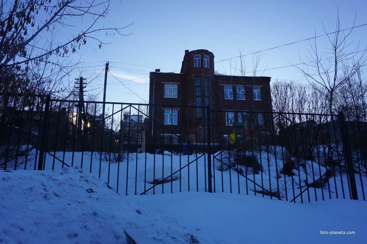 Улица Б. Краснофлотская.