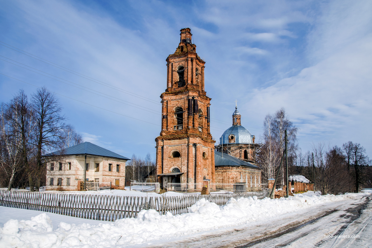 Ансамбль Троицкой церкви в с. Лопьял Уржумского района Кировской области