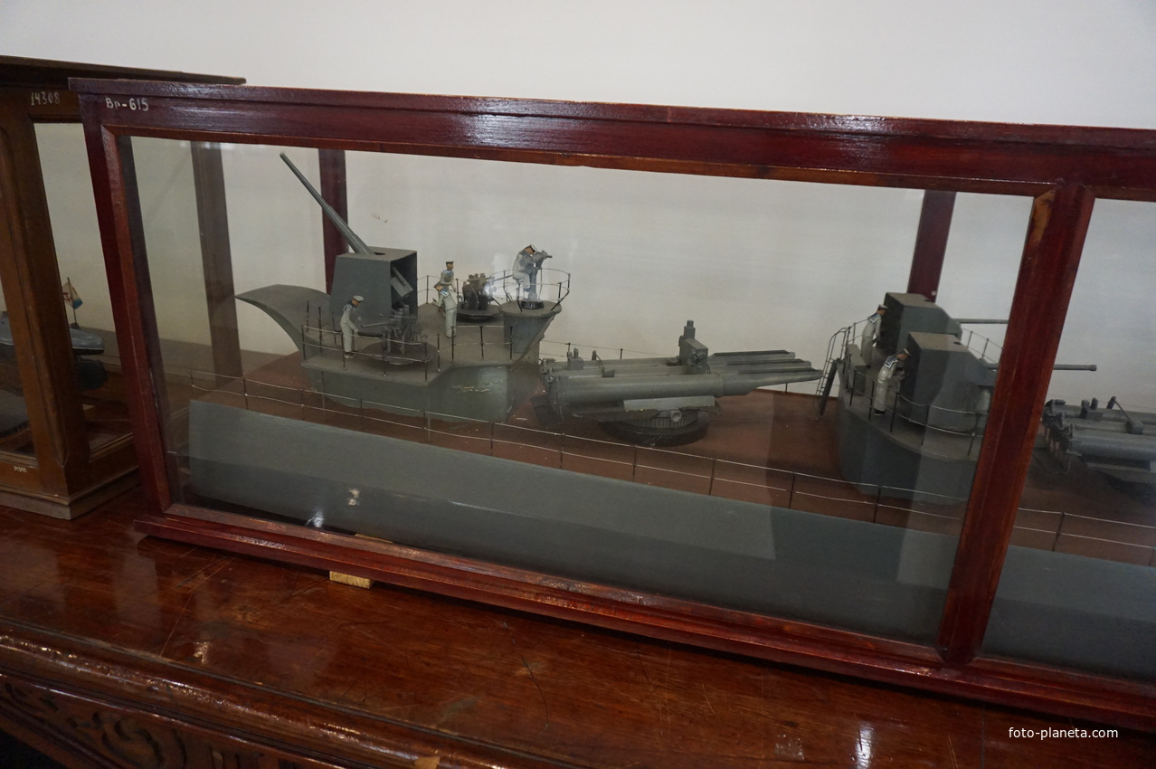Экспонаты Центрального Военно-Морского музея.