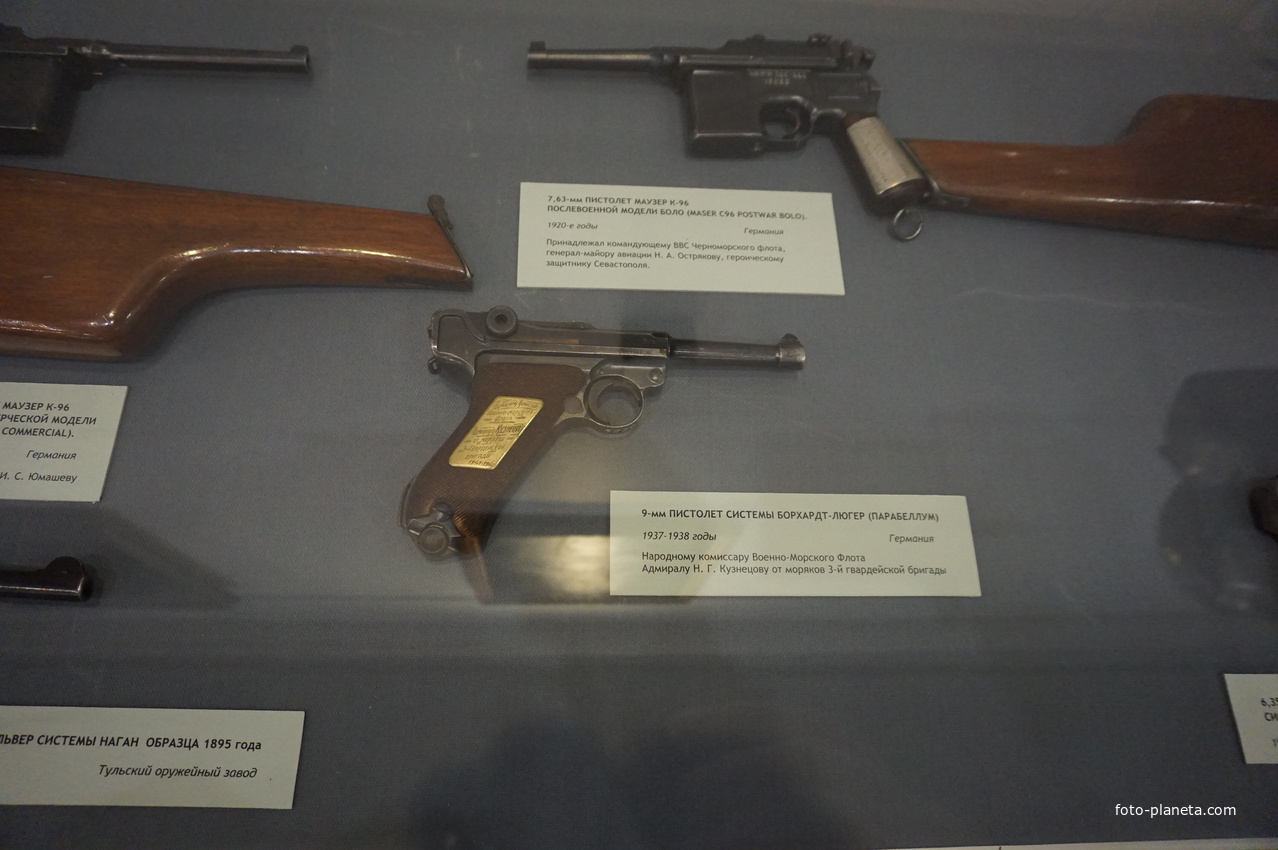 Экспонаты Центрального Военно-Морского музея.