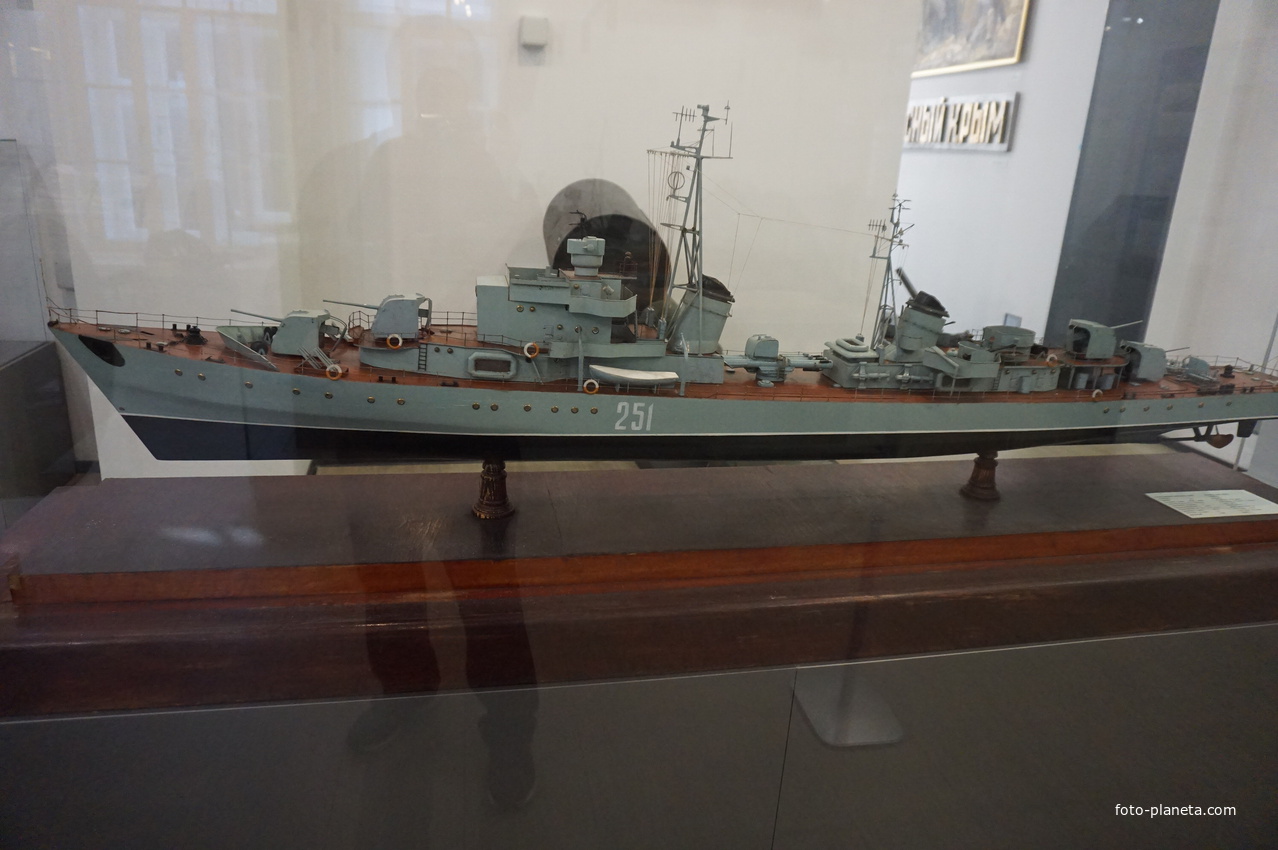 Экспонаты Центрального Военно-Морского музея.