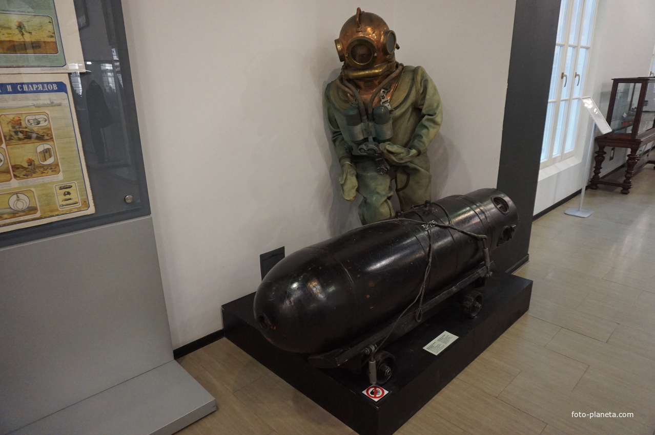 Экспонаты Центрального Военно-Морского музея.