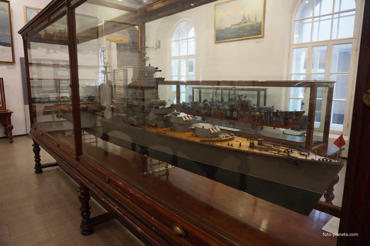 Экспонаты Центрального Военно-Морского музея.