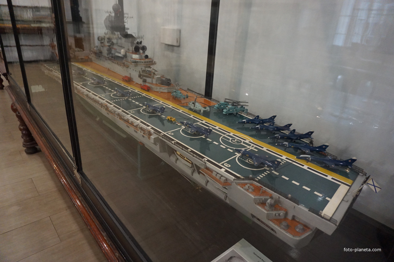 Экспонаты Центрального Военно-Морского музея.