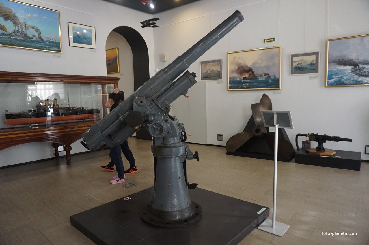 Экспонаты Центрального Военно-Морского музея.