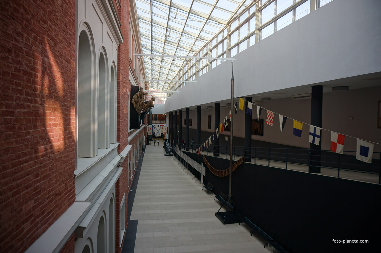 Экспонаты Центрального Военно-Морского музея.