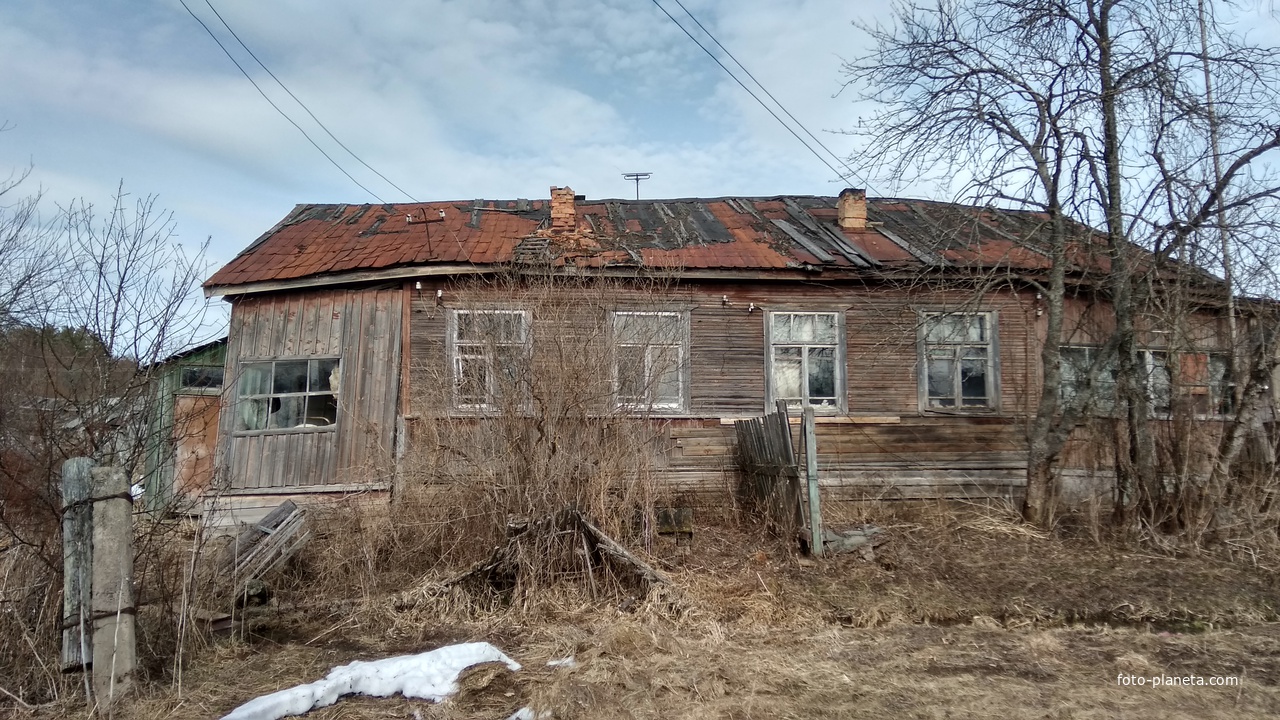 нежилой дом в пос. Мегринский