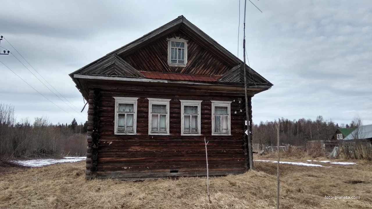 нежилой дом в пос. Мегринский