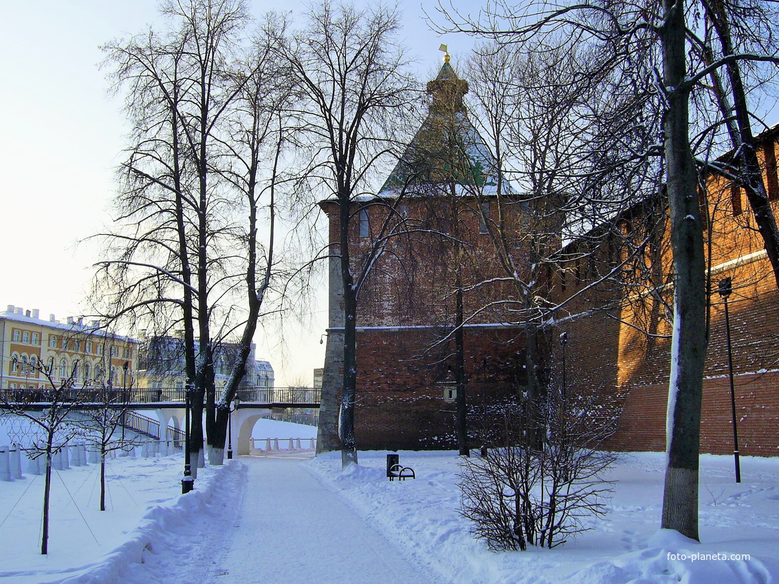 Н. Новгород - Вид на Никольскую башню Кремля