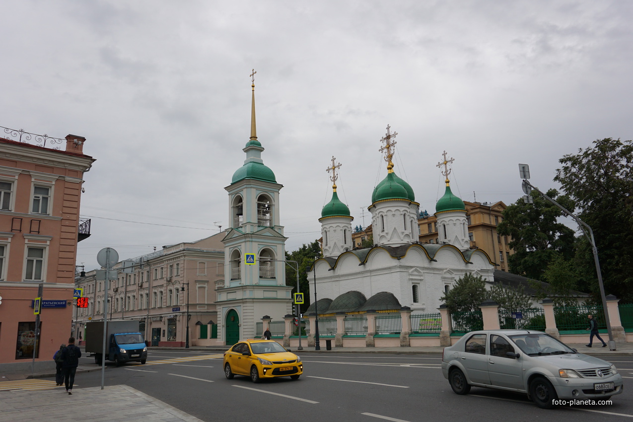 Церковь Святой Троицы в Листах