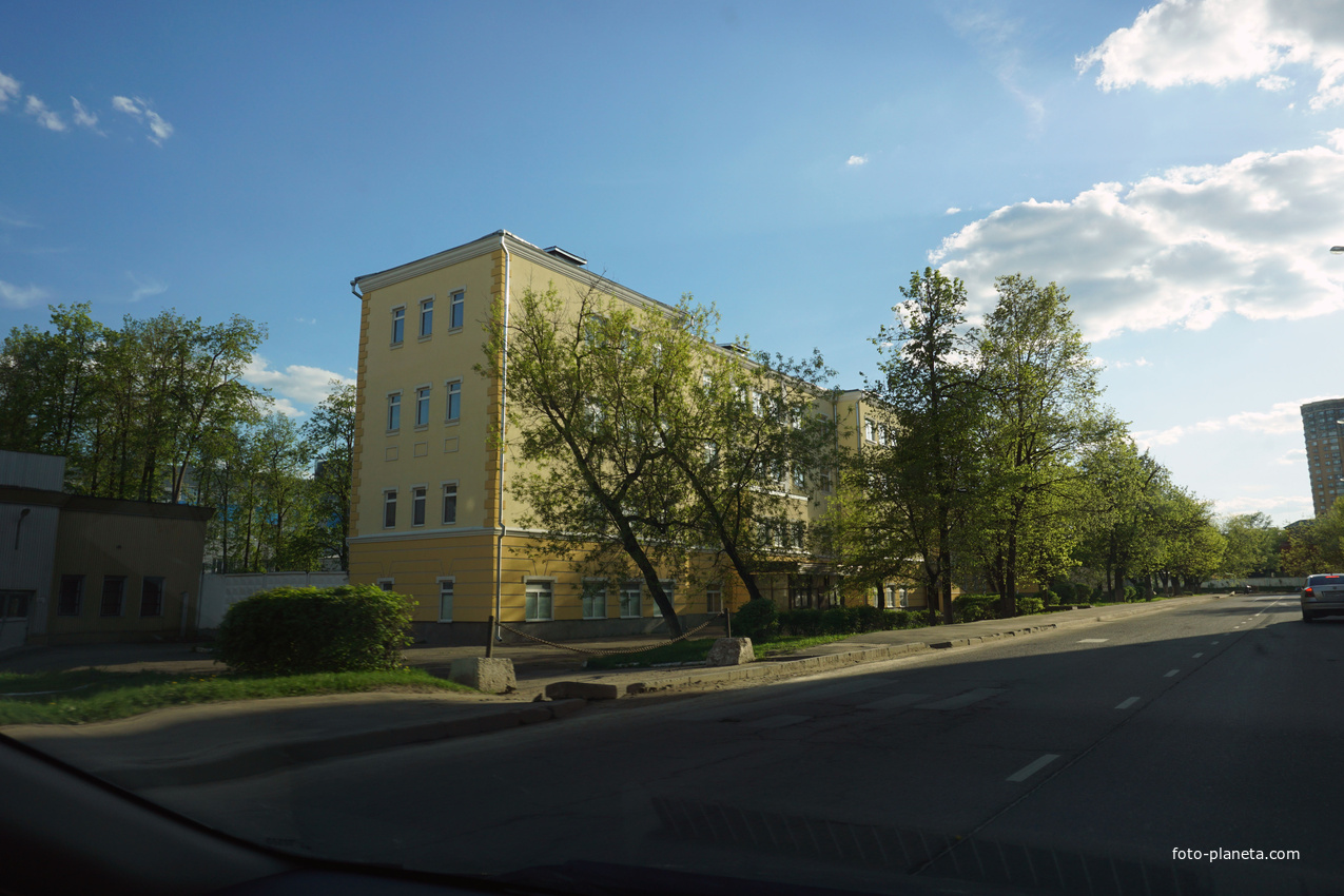 Бывший Мосрыбокомбинат, административное здание 1937 года. Аренда офисных и складских помещений.