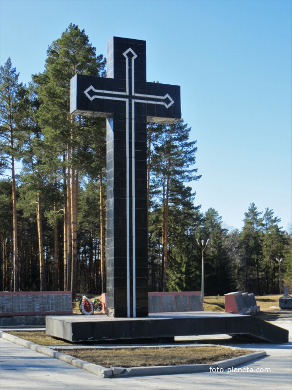 Крест на Мемориальном комплексе