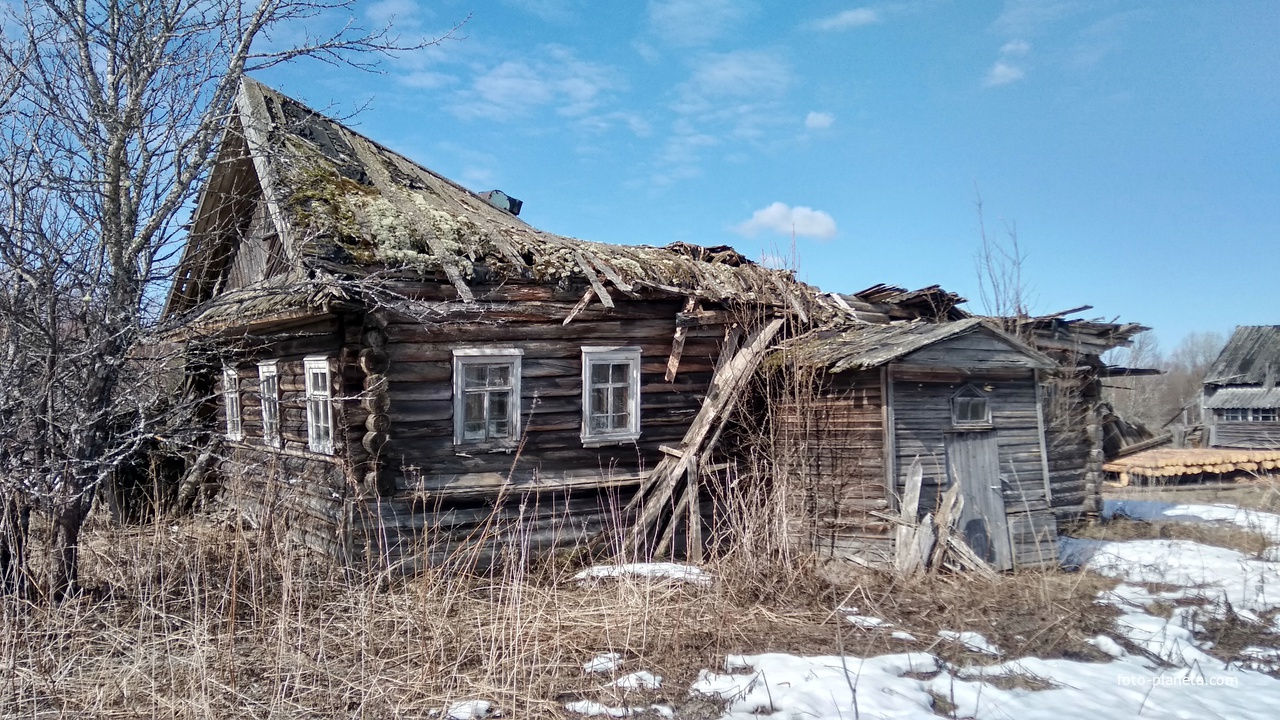 разрушенный дом в д. Мартыново