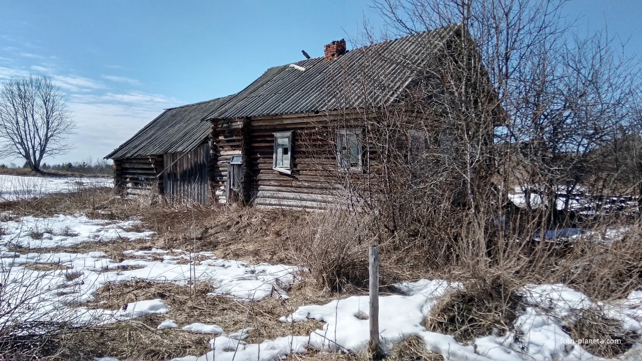 заброшенный дом в д. Линяково