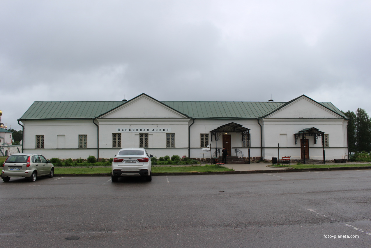 Иверский Святоозёрский Богородицкий мужской монастырь.