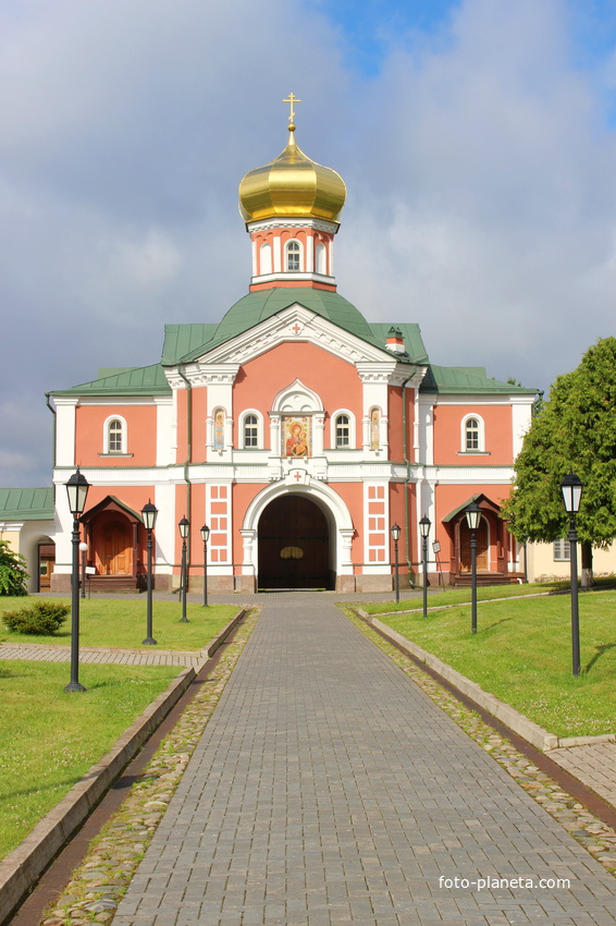 Иверский Святоозёрский Богородицкий мужской монастырь.