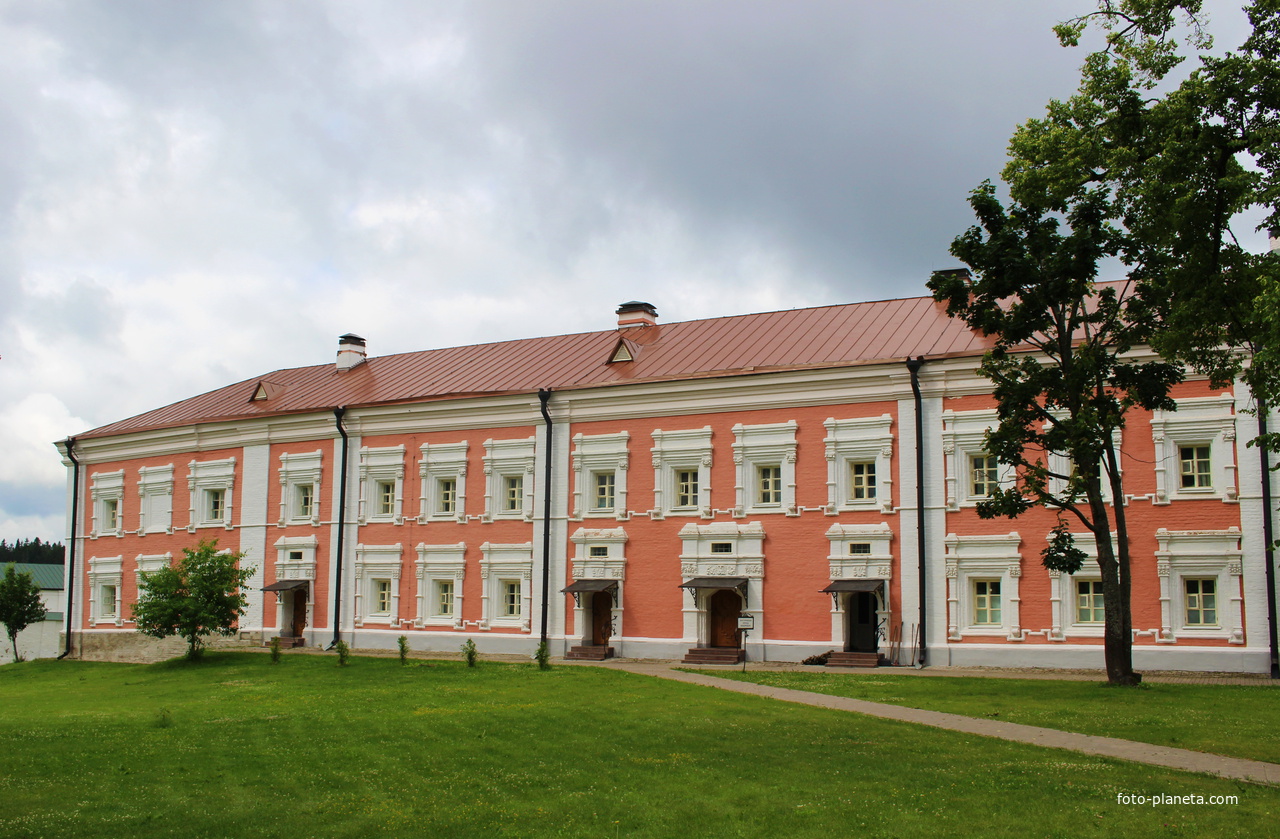 Иверский Святоозёрский Богородицкий мужской монастырь.