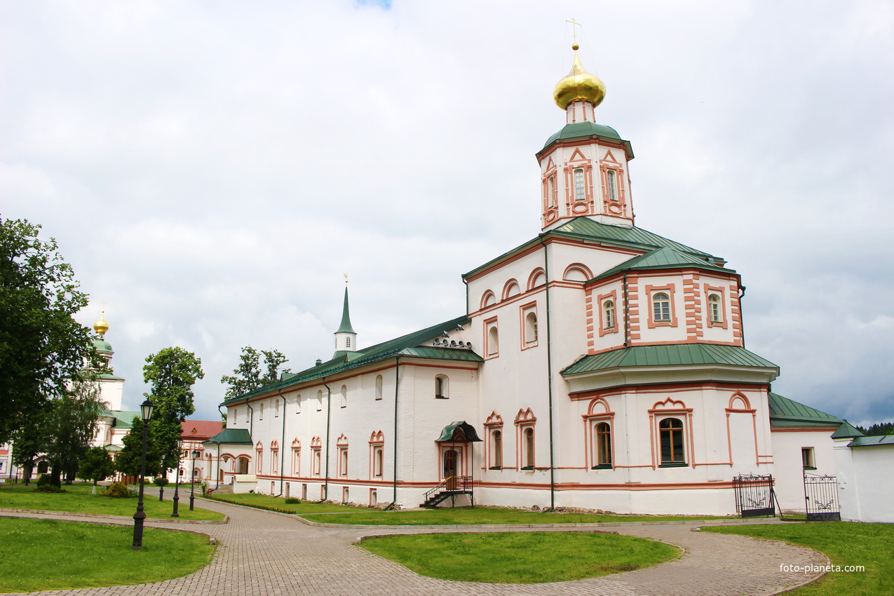 Иверский Святоозёрский Богородицкий мужской монастырь.