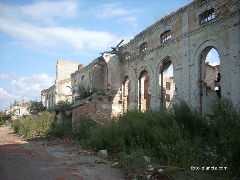 руины сахарного завода, п. Первоавгустовский