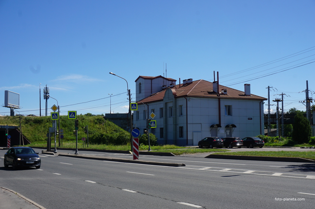 Здание ЖД станции Лигово.