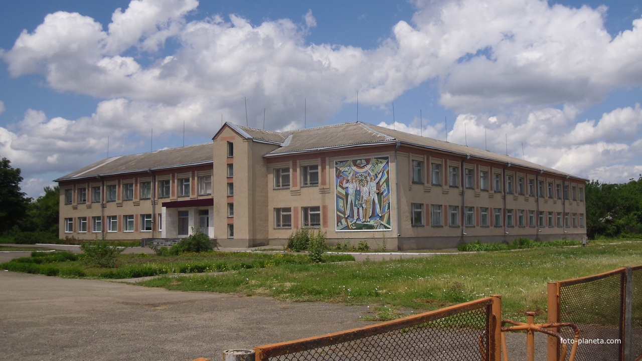 Школа села Бурти.