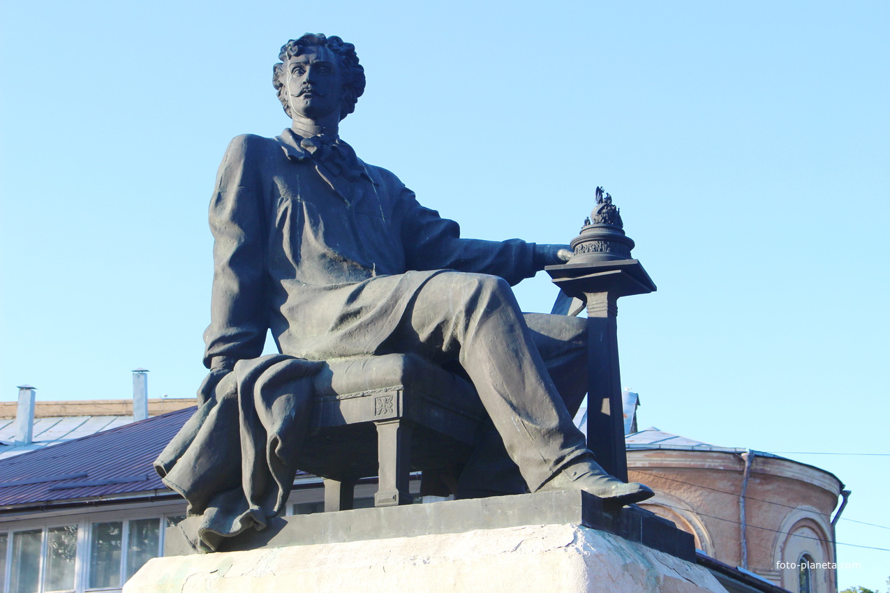 Памятник скульптору Михаилу Микешину.