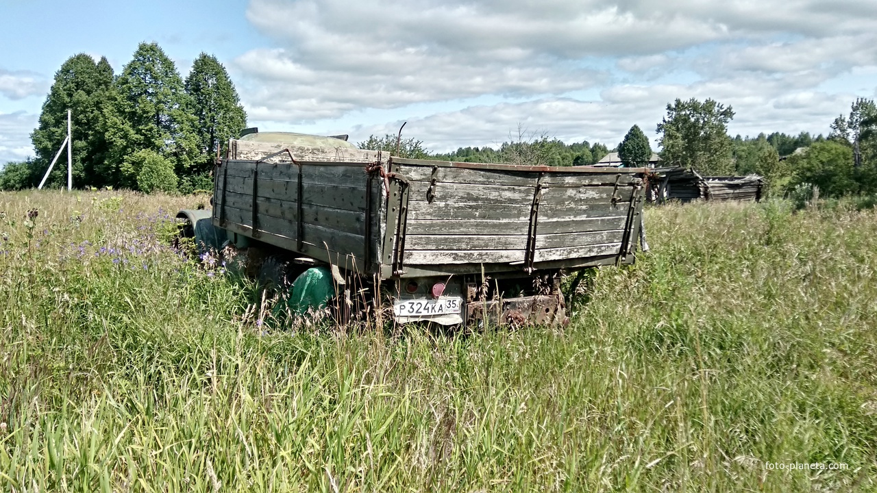 грузовик ЗИЛ-157 в д. Мишутино