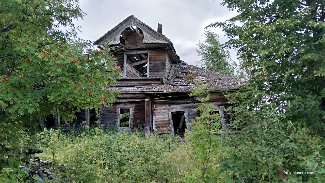 разрушенный дом в д. Бубейкино