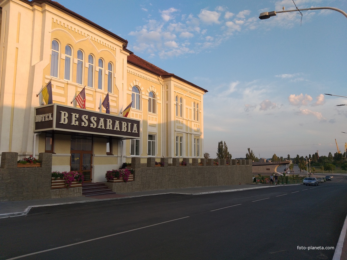 Готель на проспекті Суворова.
