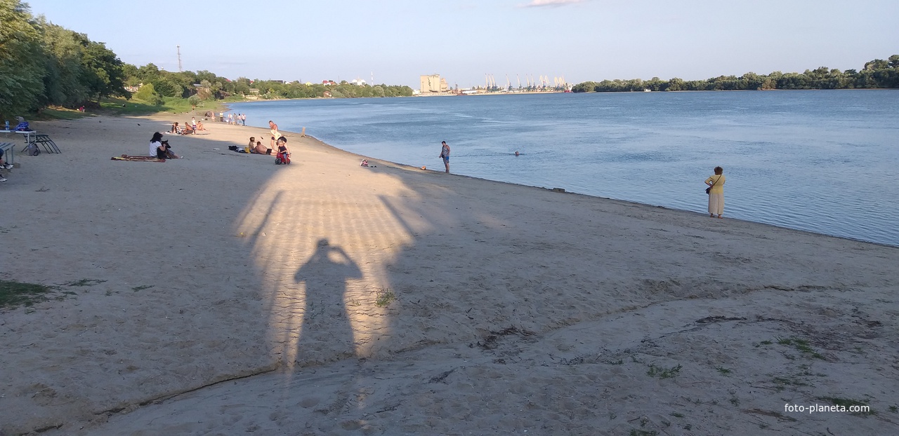 Міський пляж на річці Дунай.