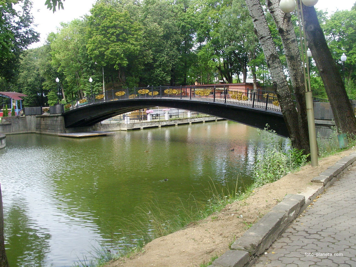 Чугунный мост в Лопатинском саду