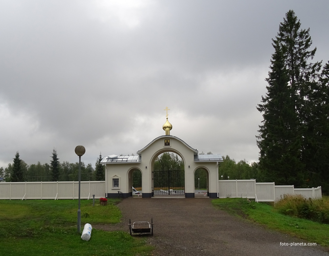Ново-Валаамский Спасо-Преображенский мужской монастырь. Ворота.