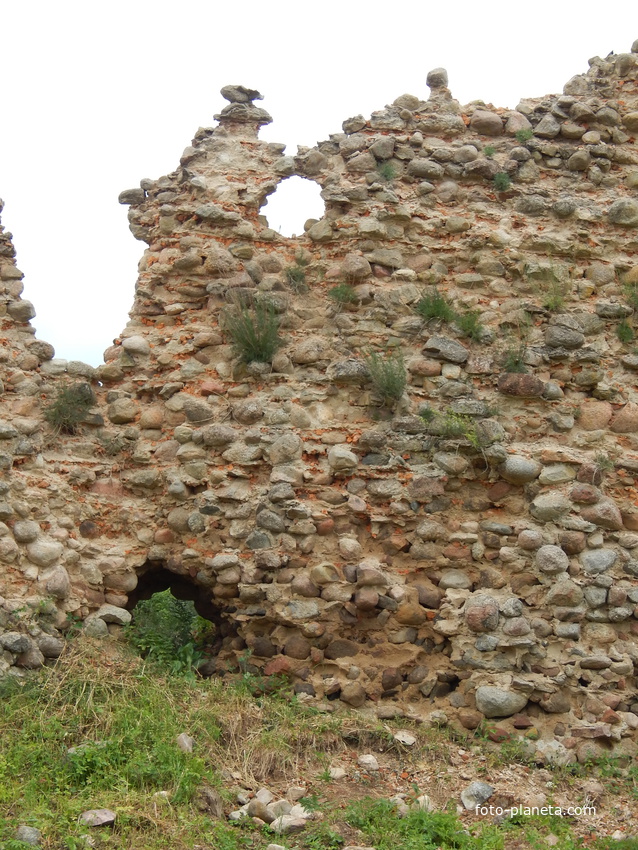 Остатки замковой стены
