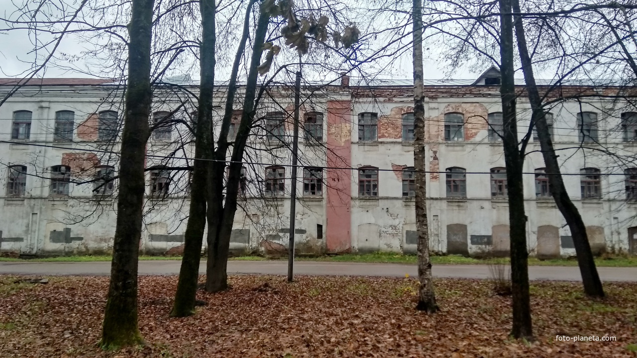 Здание бывшего фарворового завода