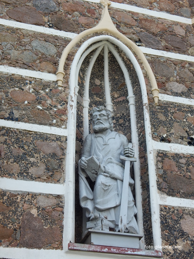 Скульптура Св. Апостола Павла (по римскому обычаю был обезглавлен мечом).