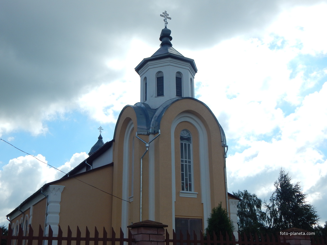 Церковь Св. Николая Чудотворца (освящена в 2004г.).