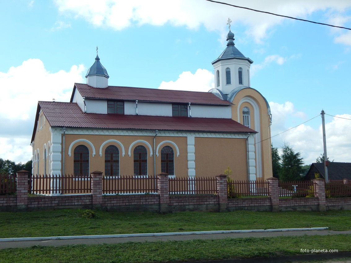 Церковь Св. Николая Чудотворца (вид с боковой стороны).