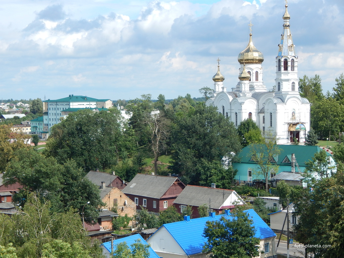 Вид с верха Каменецкой вежы на Свято-Симеоновскую церковь.