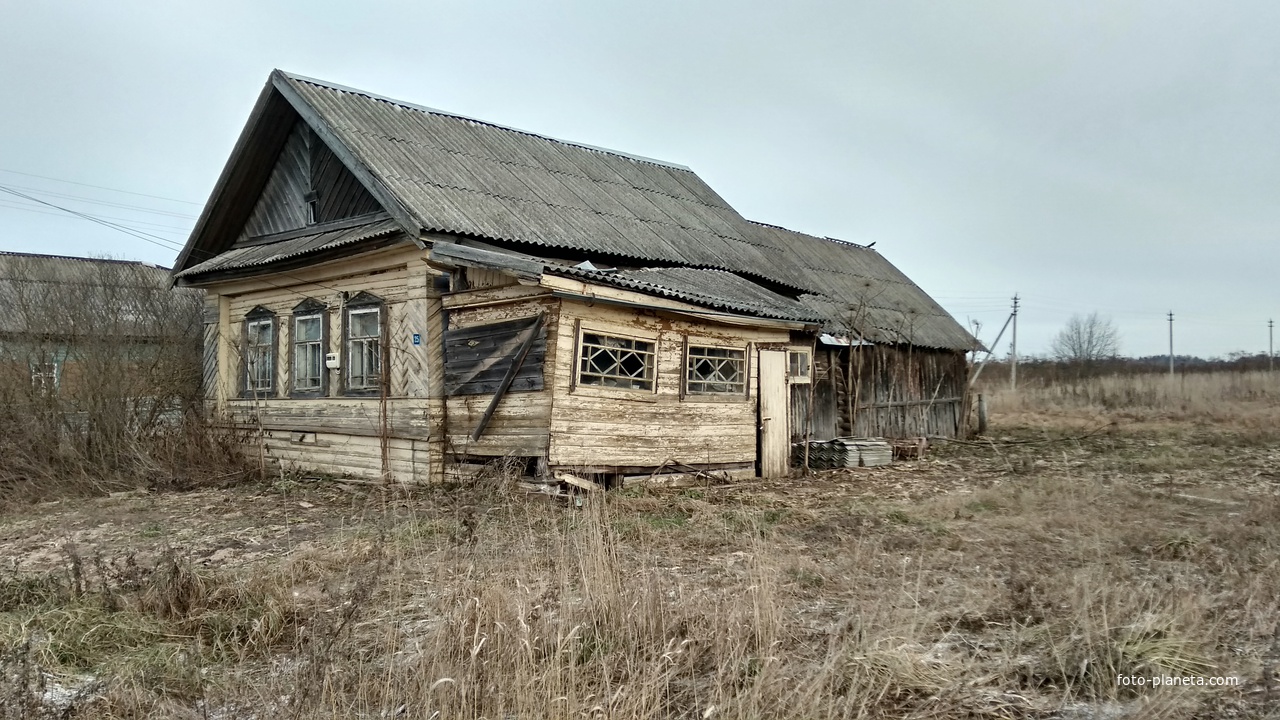 заброшенный дом в д. Ярцево
